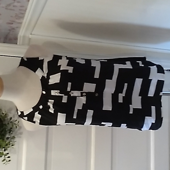 Kenneth Cole Reaction medium black white blouse - Picture 1 of 4